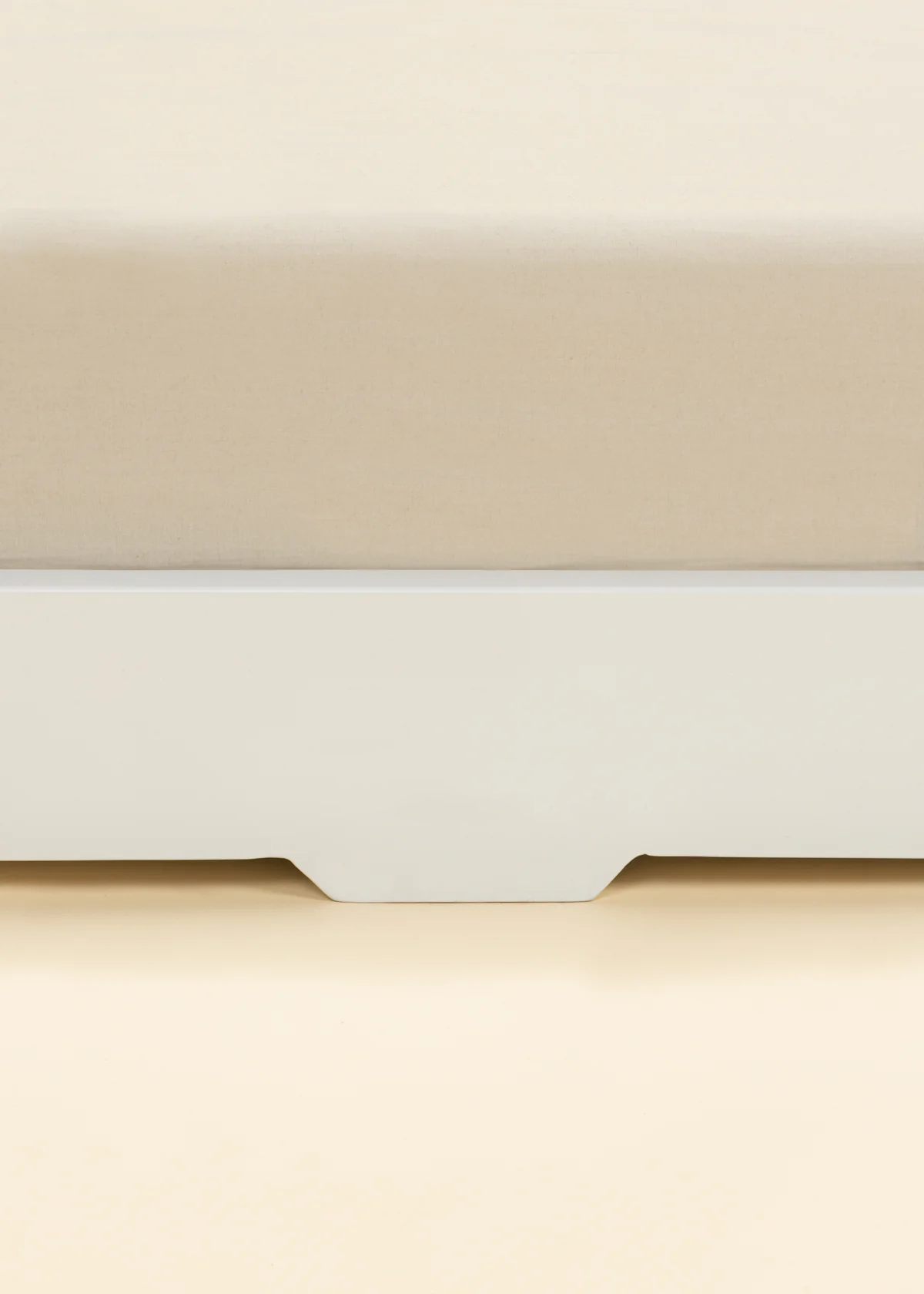 Barneseng Montessori - Hvitmalt