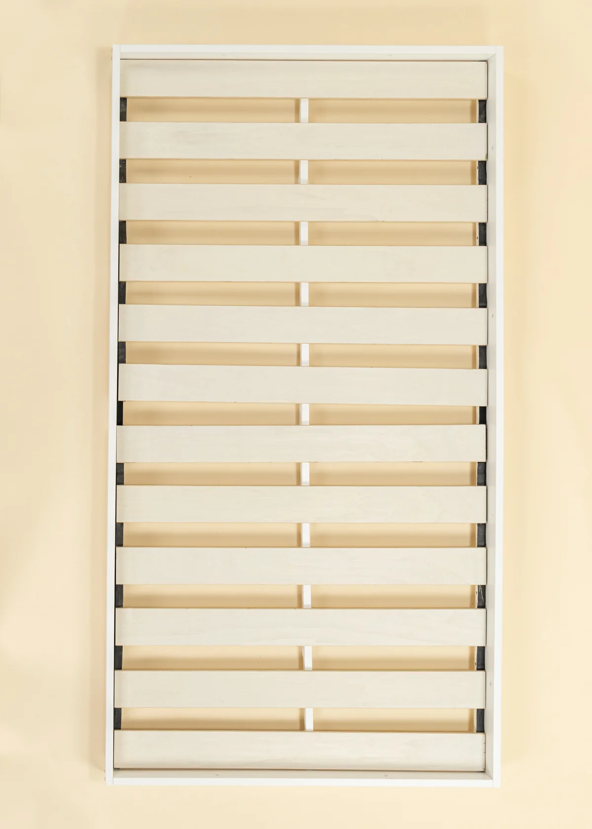 Barneseng Montessori - Hvitmalt