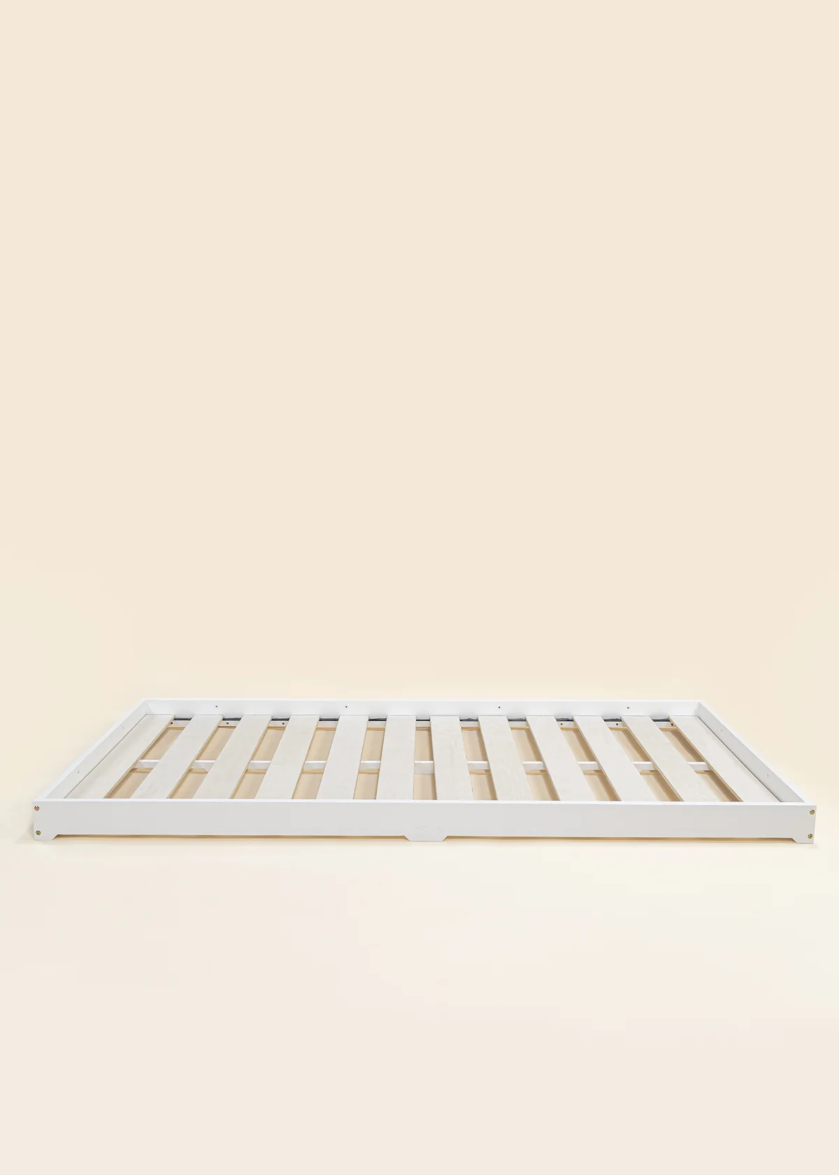 Barneseng Montessori - Hvitmalt