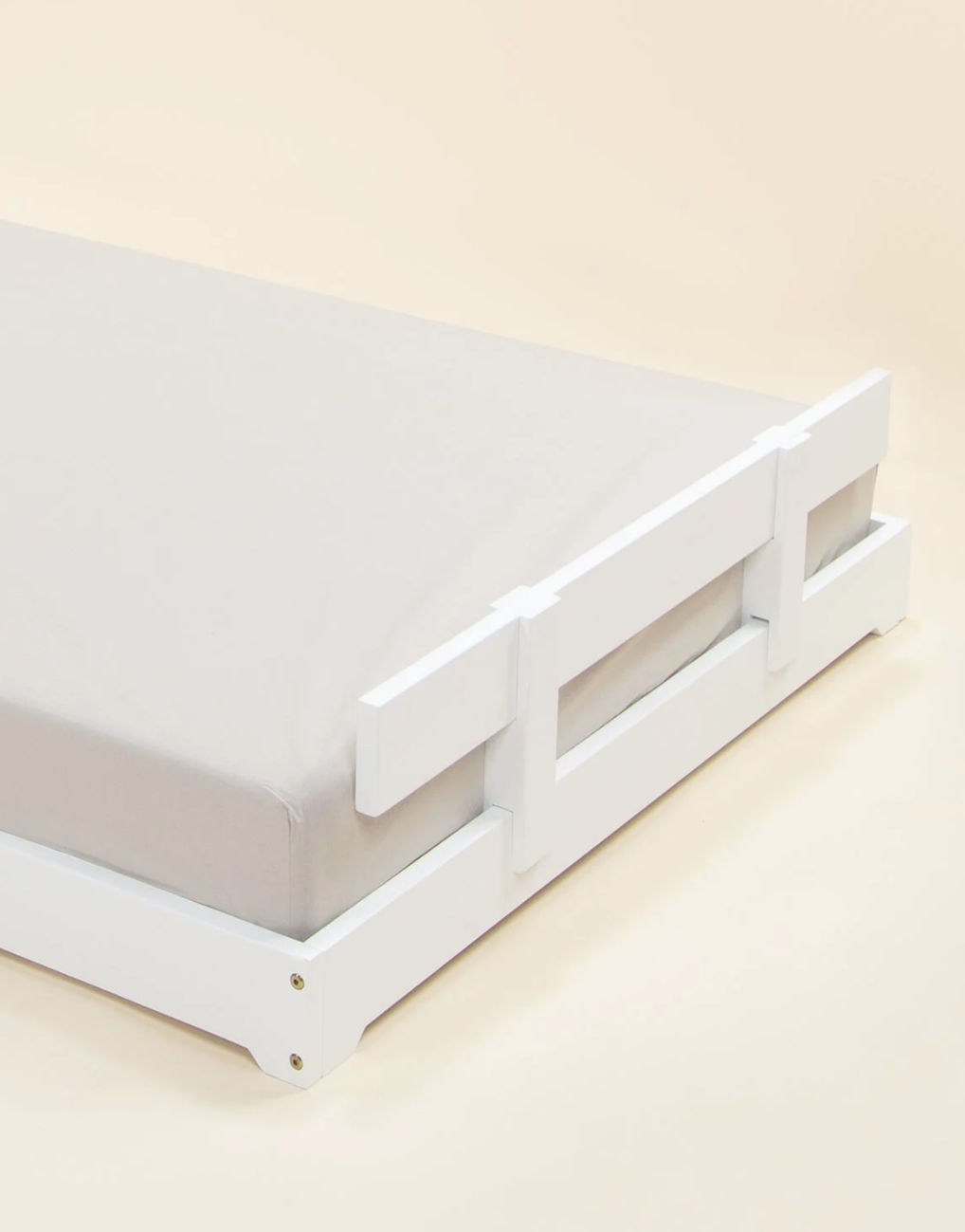 Sengehest i Tre – Hvit